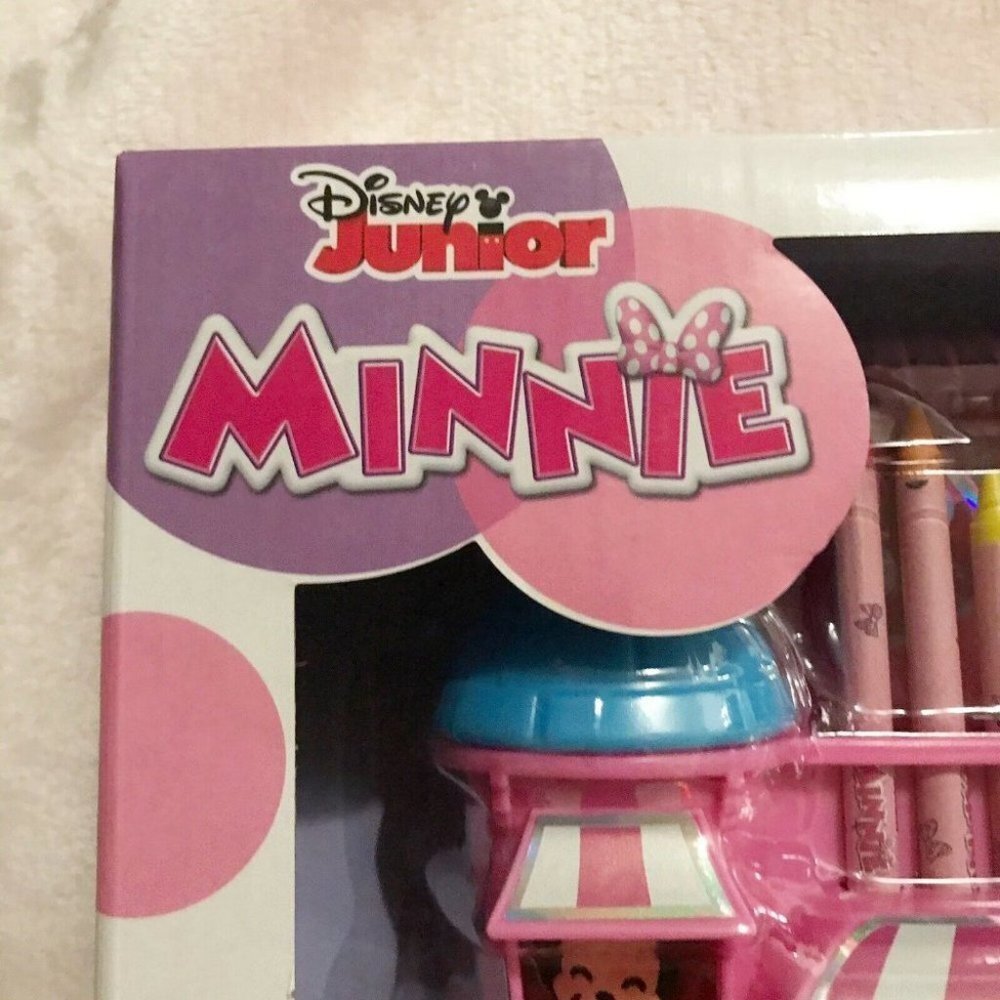 DISNEY Junior Minnie’s Design Studio With Stickers Stamps Activities New - Picture 4 of 12